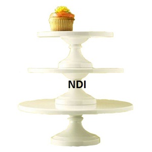 Ensemble de 3 supports élégants pour gâteaux, desserts et nourriture, finition métallique laquée ivoire, pour bars et événements. - Product Image 1