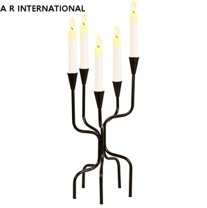 Bougeoir en fer à 5 bras fait à la main, support décoratif en fil métallique pour les cadeaux de fête d'anniversaire, la Saint-Valentin, Pâques - Product Image 1