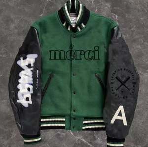 Veste universitaire en laine légère d'hiver mince pour hommes avec décoration de bouton avant fermeture à glissière brodée de logo personnalisé - Product Image 1