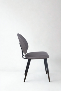 Chaise de salle à manger NOVA élégante et moderne, rembourrée avec un siège en tissu doux et des pieds en métal robustes, pour restaurant, café et usage domestique - Product Image 3