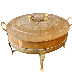 Réchaud bombé en laiton avec une poignée décorative et une finition martelée, parfait pour garder les aliments au chaud disponibles en gros - Product Image 3