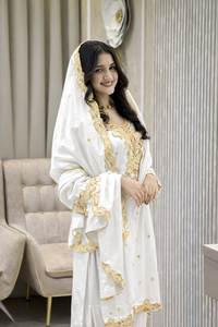 Ensemble Salwar Kameez ethnique traditionnel avec broderie florale - Product Image 2