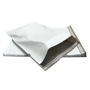 Bolsas de correo de polietileno biodegradables gruesas personalizadas para envío internacional que garantizan una entrega segura a través de las fronteras fabricadas en Vietnam - Product Image 2