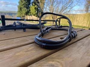 กระดูกคอลเลจิเอตหนังสีน้ําตาลขนาดเต็มพร้อมปากมีความสุขและสายยาง - Product Image 5