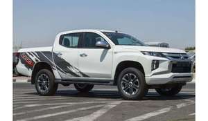 Used L200 2024 AWD Left Hand Drive Leather Seats Automatic 6 Cyl Sedan R18 Tires 360 <b>Camera</b> LED Lights 4.5L Euro IV <b>Panoramic</b> - Product Image 5