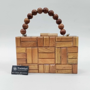 Pochette en bois artisanale parfaite pour les cadeaux de mariage Souvenir élégant pour elle par Tradebyd - Product Image 1