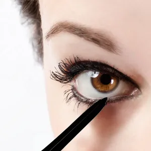 Lápiz Kajal Negro Intenso de Larga Duración de Marca Privada |   Proveedor Mayorista OEM de Aspecto Intenso y Atrevido, Resistente a Manchas y al Agua - Product Image 3