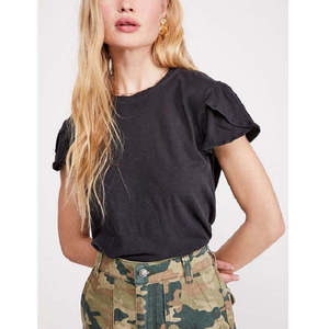 T-shirt da donna Free People Latte nera in jersey di cotone traspirante, design semplice e aderente, decorazione con rivetti, disponibile nelle taglie XXS, XS, XL, XXL, 4XL - Product Image 1