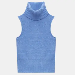 गर्म बिक्री अद्वितीय डिजाइन कस्टम OEM फैक्टरी मेड के लिए प्रीमियम गुणवत्ता ठोस हल्के नीले रंग बंद गले बिना आस्तीन का स्वेटर महिलाओं