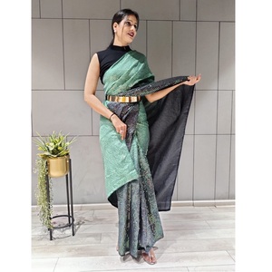 Sari Indio Tradicional de Diseño, el Más Hermoso, de Seda One Min Dola con Hermoso Estampado Digital y Acolchado con Lentejuelas - Product Image 1