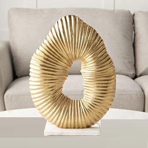 Sculpture décorative en couleur or antique Ornements décoratifs de table et de bureau pour la maison Décoration de bureau Sculptures abstraites - Product Image 4