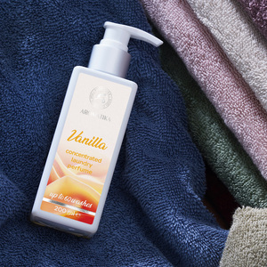 Adoucissant concentré pour tissus Aromatika à la vanille avec parfum, flacon pompe 200 ml, jusqu'à 60 lavages - Product Image 6
