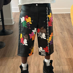 QYOURECLO personalizado pierna ancha pierna recta pantalones de cuero holgados Streetwear bordado Patchwork pantalones cortos de cuero hombres - Product Image 2