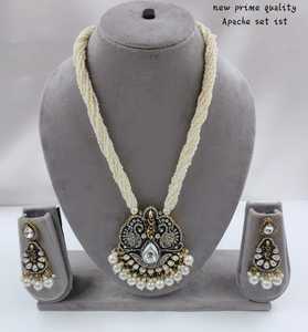 ชุดสร้อยคอจี้ห้อยไข่มุก motipearl และสร้อยคอแฟชั่นโทนสีทองชุดต่างหูสร้อยคอมุก kundan สำหรับผู้หญิงและเด็กผู้หญิง - Product Image 5