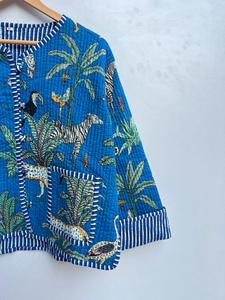 Chaqueta Acolchada de Algodón con Estampado Floral Hecho a Mano en India para Mujer, Prenda Exterior Informal con Botones, Tejido Jersey para Toda Temporada - Product Image 2