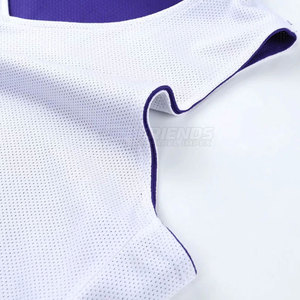 Uniforme de Baloncesto Masculino de Alta Calidad, Conjunto Completo de Camiseta y Pantalones Cortos, Ligero, Transpirable, Duradero y Personalizable - Product Image 3