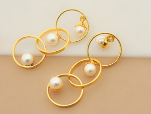 Boucles d'oreilles pendantes en perles de cercle d'or pour femmes élégantes boucles d'oreilles multi-anneaux, bijoux de mode plaqués or faits à la main - Product Image 2