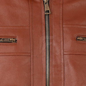 แจ็กเก็ตหนังวัวสไตล์ไฮสตรีทสำหรับผู้ชายดีไซน์แบบลำลองสำหรับฤดูหนาวพร้อมโลโก้ด้านหน้า - Product Image 6