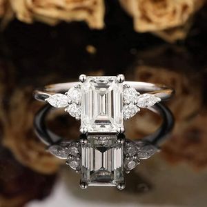Anillo de Compromiso y Matrimonio con Diamantes Cultivados en Laboratorio, Oro Sólido de 10K/14K/18K, Estilo Bonito, Anillo para Mujer - Product Image 2