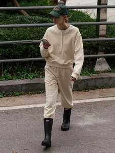 Ensemble deux pièces décontracté pour femmes en polyester et élasthanne uni brodé, sweat-shirt à manches longues et pantalon de jogging respirant - Product Image 5