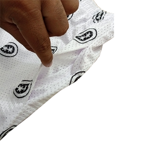 Pantalones cortos de verano con estampado sublimado de pañuelo de poliéster de malla, los mejores pantalones cortos transpirables de secado rápido para gimnasio para hombre - Product Image 3