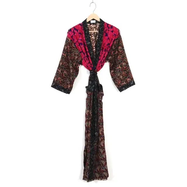 Robe kimono de style de rue Robe longue Robe Kimono japonais Robe Kimono de luxe Robe femmes Robe vêtements de nuit Kimono en soie