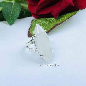 Vente en gros de pierre de lune naturelle Bague en argent sterling 925 Nouveau design de bague faite à la main Bague en pierre de lune de feu bleu arc-en-ciel - Product Image 4