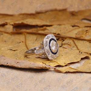 Anillo de Compromiso de Moissanita con Corte Art Deco de 1.50 TCW para Mujer, Azul Baguette, Chapado en Oro, Plata de Ley 925, Joyería en Racimo - Product Image 2