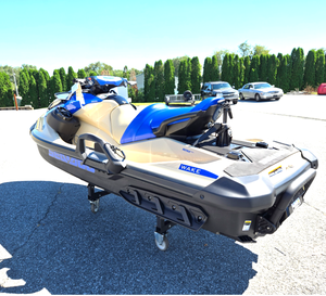Jet ski Sea-Doo GTX 170 d'occasion <115 CV 4 temps en fibre de verre pour la navigation océanique à grande vitesse, le saut sur les vagues, embarcation personnelle - Product Image 4