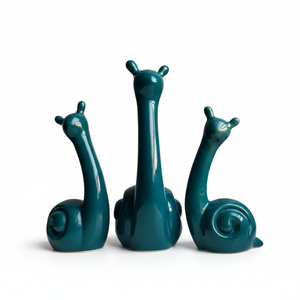 ชุดรูปปั้นสัตว์หอยทากเซรามิกสีเขียวอมฟ้าเงา งานฝีมือทำมือ เป็นมิตรกับสิ่งแวดล้อม ทนทาน สไตล์มินิมอลแบบอินเดีย ชุดตกแต่งร่วมสมัย 3 ชิ้น - Product Image 1