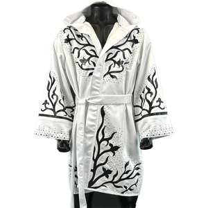 ชุดคลุมออกกำลังกายแบบมีฮู้ดผ้าซาตินสำหรับนักมวยระดับพรีเมียม ชุดสำหรับเดินเข้าสนามชกมวย  ผู้จัดจำหน่ายชุดกีฬา - Product Image 5