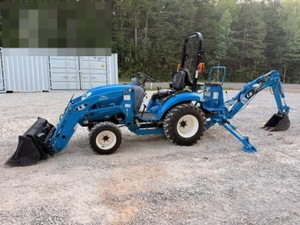 Tractor LS XJ2025H 2024 con potente sistema de retroexcavadora para agricultura profesional - Product Image 4
