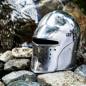 Casque médiéval Barbuta jeu de rôle chevalier casque portable doublure en acier et casque à mentonnière - Product Image 4