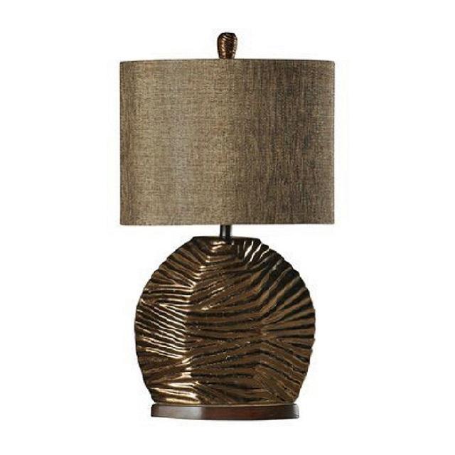 สีน้ำตาล