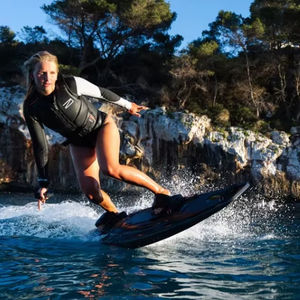 VENTA AL POR MAYOR Nuevo Jet-board Eléctrico de Alto Rendimiento Ravlk Ultimate Ravlk Adventure, Listo para Enviar a Todo el Mundo - Product Image 1