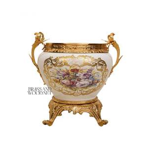 Jardinière en céramique blanche de luxe avec pot à fleurs décoratif en laiton plaqué or - Product Image 2