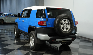 Toyota FJ Cruiser Clásico 2008, Todoterreno Robusto, Automático, Tracción en las Cuatro Ruedas, Dos Puertas, Bajo Kilometraje, Exterior Azul - Product Image 3
