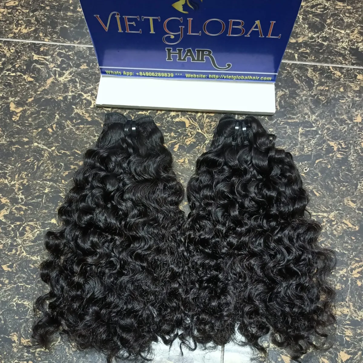 बर्मी घुंघराले बाल वियतनामी कच्चे बाल मानव प्राकृतिक बाल सस्ती कीमत के साथ सबसे अच्छी गुणवत्ता