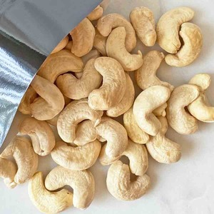 High Quality Cashew <b>Nuts</b> Ready to Eat Snack Grade Fresh Crispy Cashews Bulk Supplier for Retail and Distribution - Product Image 1
