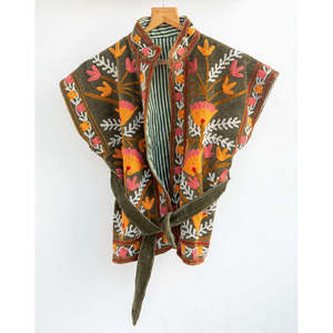 Chaqueta de Terciopelo sin Mangas con Bordado en Color Oliva para Otoño - Product Image 1