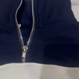 Sudadera de invierno con cremallera bordada personalizada | Jersey de equipo universitario | Forro polar de algodón 100% con diseño transpirable con logotipo frontal - Product Image 4