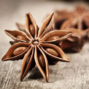 Anis étoilé frais, cru et séché de haute qualité en provenance du Vietnam - Product Image 1