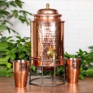 Réservoir de stockage d'eau en cuivre élégant avec pot distributeur de lunettes support en métal pour usage domestique pot d'eau potable meilleure qualité - Product Image 2