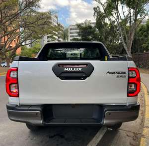 Toyota Hilux Usada en Venta, Barata, con Inspección de Calidad Profesional, SUV Económica, Conducción Cómoda, Oferta a Bajo Precio Hoy - Product Image 2
