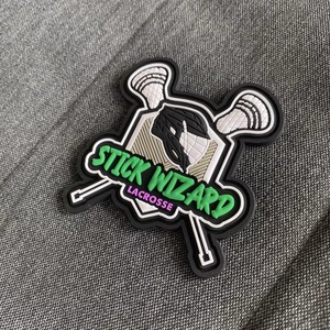 Parches de goma de Pvc suave con logotipo en relieve de dibujos animados de alta calidad, insignias de goma de prensa de calor, parches para planchar para tapa - Product Image 2