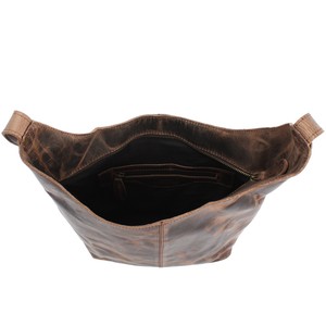 Dernier sac à bandoulière en cuir noir pour femmes conçu compartiment principal avec fermeture éclair et bandoulière réglable - Product Image 4