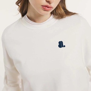 Venta al por mayor de sudadera de cuello redondo para mujer con logotipo personalizado Nueva sudadera de algodón liso con decoración bordada Diseño forrado - Product Image 2