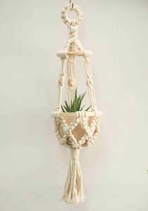 Jardinière en corde macramé faite à la main pour la décoration de la maison, avec une technique de nouage traditionnelle et un style bohème moderne - Product Image 5