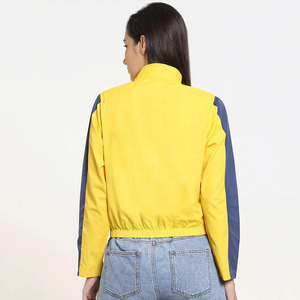 Veste de sport décontractée pour femmes, respirante, imperméable, super douce, rembourrée de coton pour l'hiver, avec logo personnalisé, en tissu denim - Product Image 2