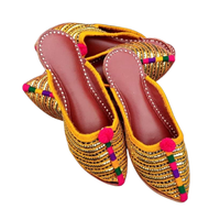 Fourniture directe du Pakistan en cuir véritable chaussures pour femmes Khussa sandales appartements indien Punjabi Khussa Jutti pour mariage et fêtes